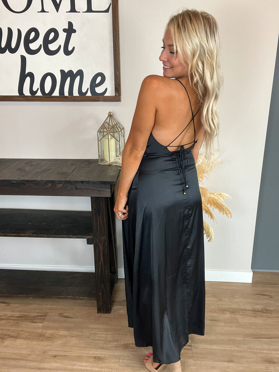drape maxi dress Neck in Black this bodycon silhouette drapes Size:Pant Size 50 (Belt Size 52) Modern Elegance Kaemgyyd Cocktail Dresses for