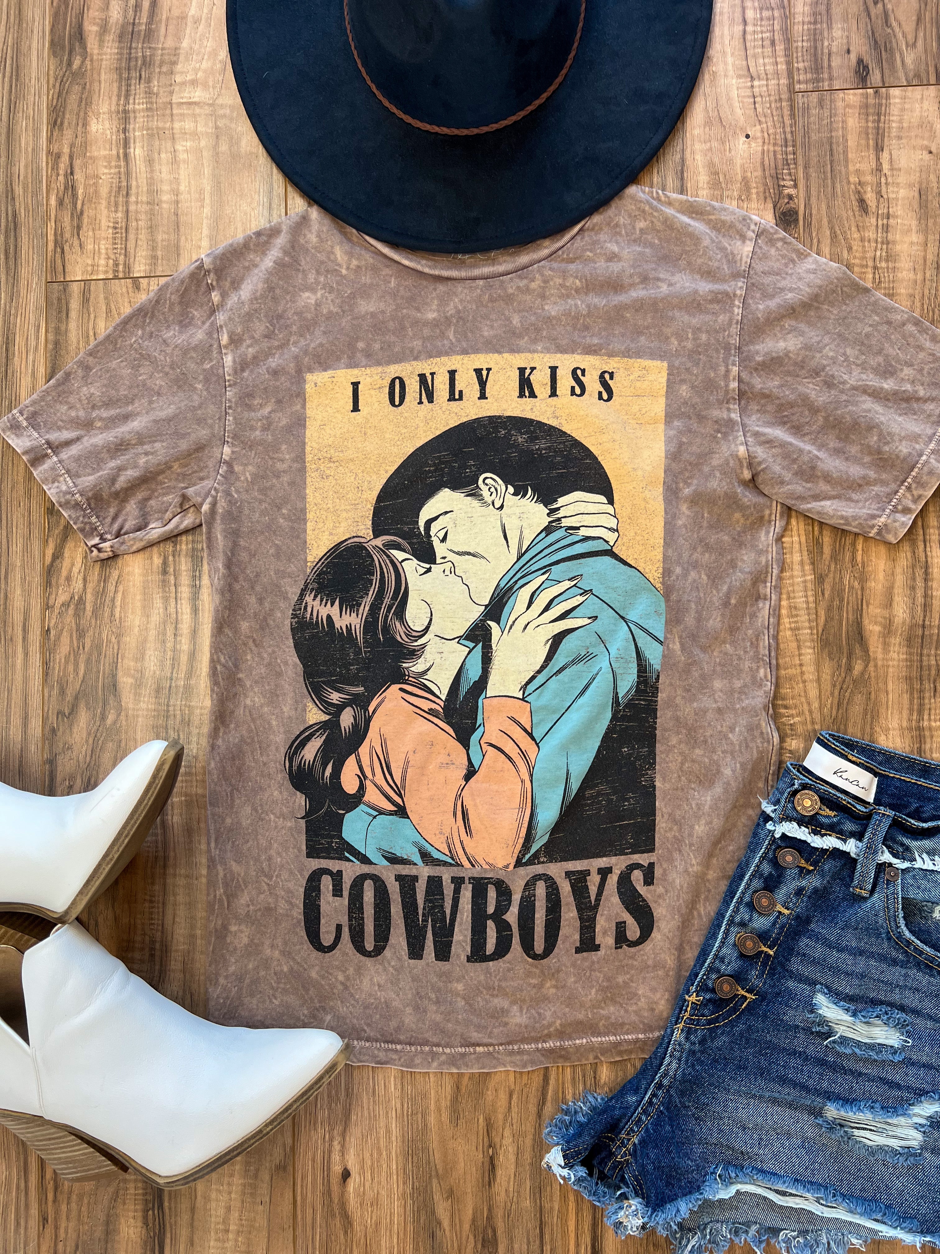 I Only Kiss Cowboys Western Graphic Tee T shirt T-Shirt T-Shirt